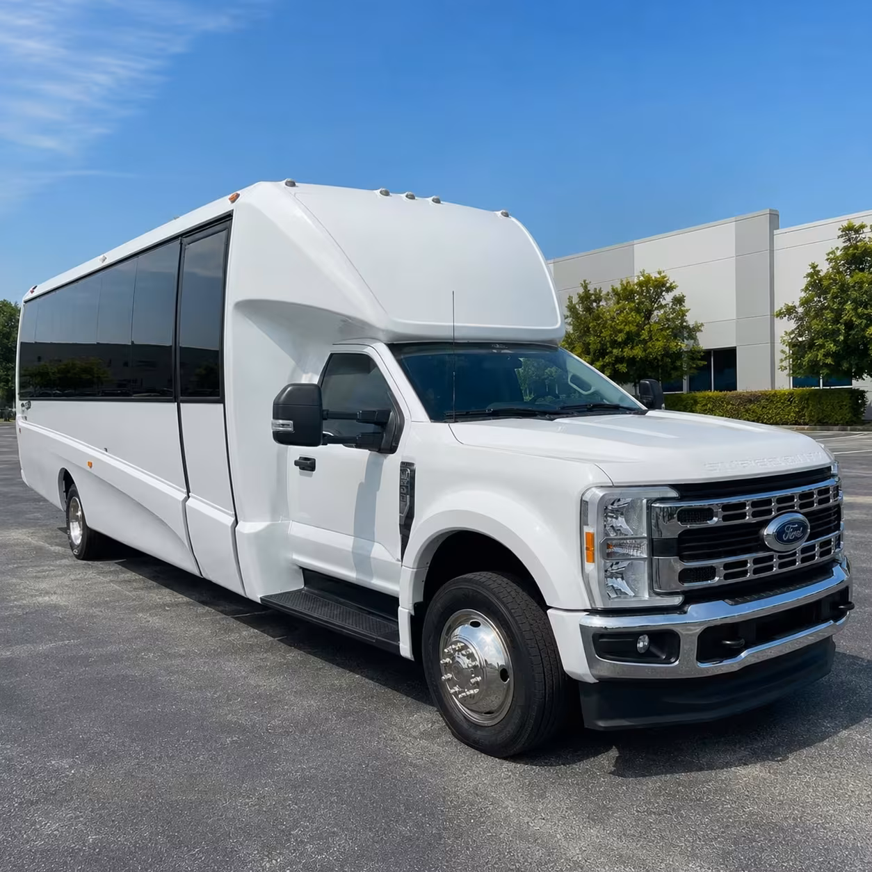 cleveland minibus rentals for jacobs pavilion and house of blues