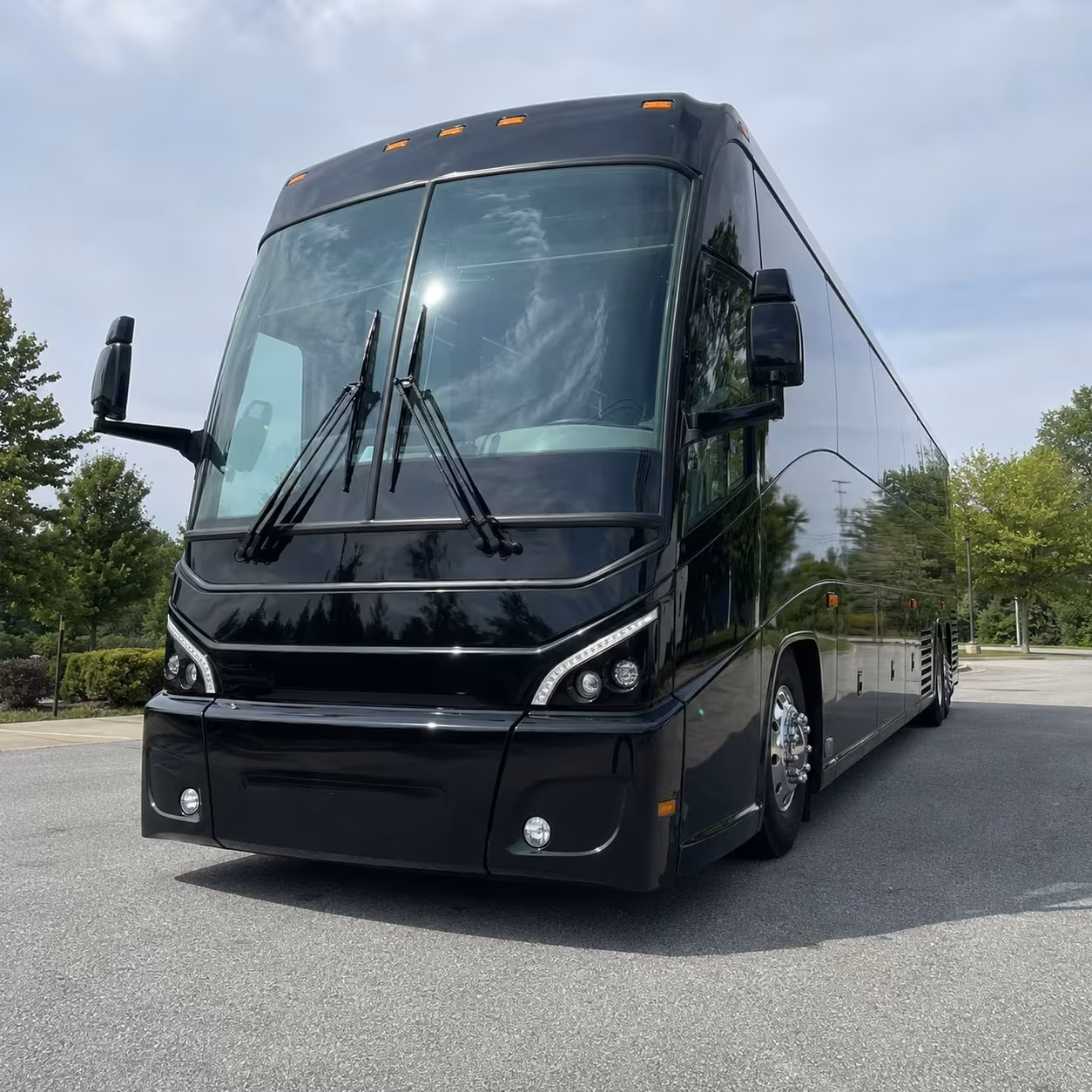 we help you compare long distance bus options for cleveland sports groups corporate teams and tour groups
